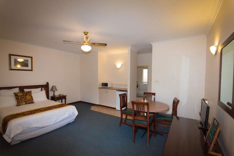 Tree Top Walk Motel - Accommodation Mooloolaba 3