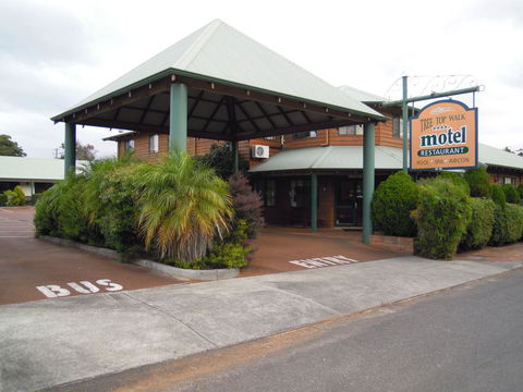 Tree Top Walk Motel - Accommodation Mooloolaba 0