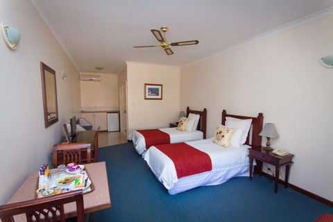 Tree Top Walk Motel - Accommodation Mooloolaba 2