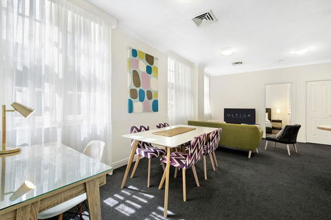 ULTIQA Rothbury Hotel - Accommodation Mooloolaba 2