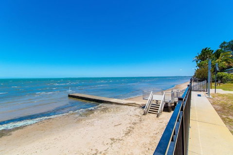 Views, Pool, Air Conditioning - Karoonda Sands Welsby Pde, Bongaree - Accommodation Mooloolaba 3