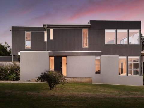 Waikiki Dream - Accommodation Mooloolaba 0