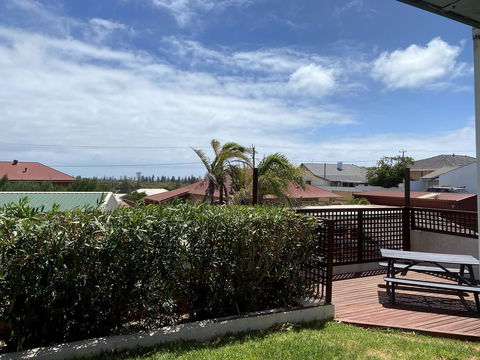 Waldeck Heights - Accommodation Mooloolaba 0