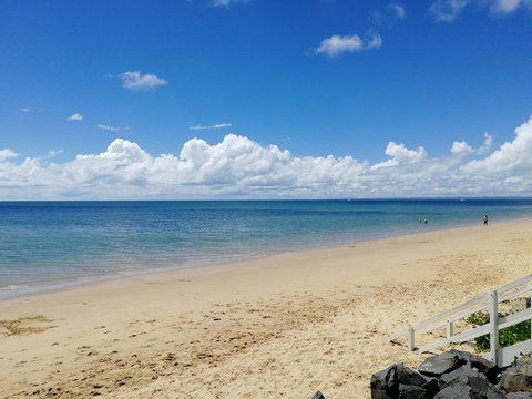 Walk To Beach Queenslander HOME In CBD Hervey Bay - Accommodation Mooloolaba 0