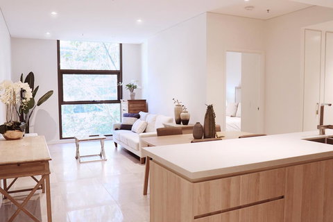 Walking To Darling Harbour, Townhall, QVB,ICC. - Accommodation Mooloolaba 2