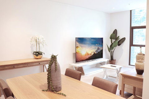 Walking To Darling Harbour, Townhall, QVB,ICC. - Accommodation Mooloolaba 0