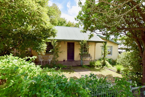 Waragil Cottage - Original Settler's Home - Accommodation Mooloolaba 0