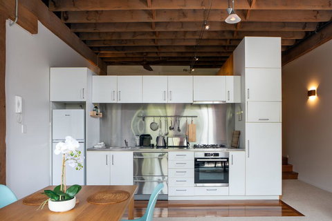 Warehouse Apartment With Balcony In Trendy Area - Accommodation Mooloolaba 2