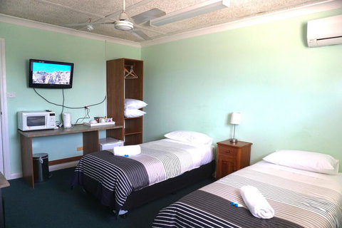 Warners Bay Hotel - Accommodation Mooloolaba 3