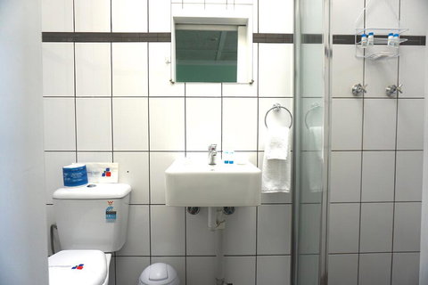 Warners Bay Hotel - Accommodation Mooloolaba 2