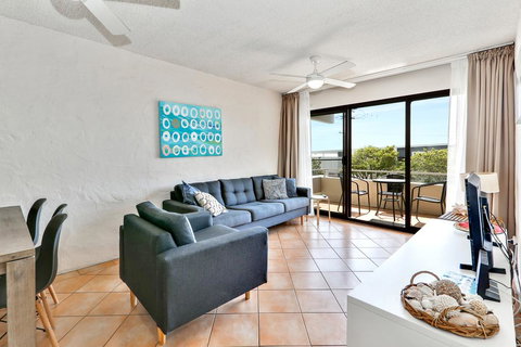 Warroo Apartments - Accommodation Mooloolaba 3