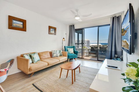 Warroo15 - Accommodation Mooloolaba 0