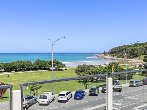 WATERFRONT SEVEN - In The Heart Of Lorne - Accommodation Mooloolaba 2