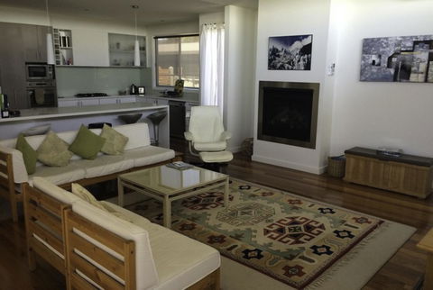 19 Glen Eagles Close - Accommodation Mooloolaba 2