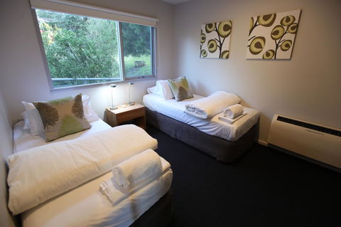 Lorne Luxury - Accommodation Mooloolaba 6
