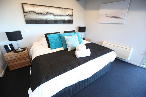 Lorne Luxury - Accommodation Mooloolaba 3