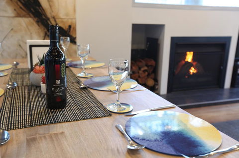 Lorne Luxury - Accommodation Mooloolaba 9