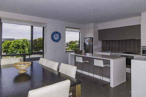 1 Pebble Place - Accommodation Mooloolaba 0