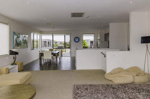 1 Pebble Place - Accommodation Mooloolaba 4