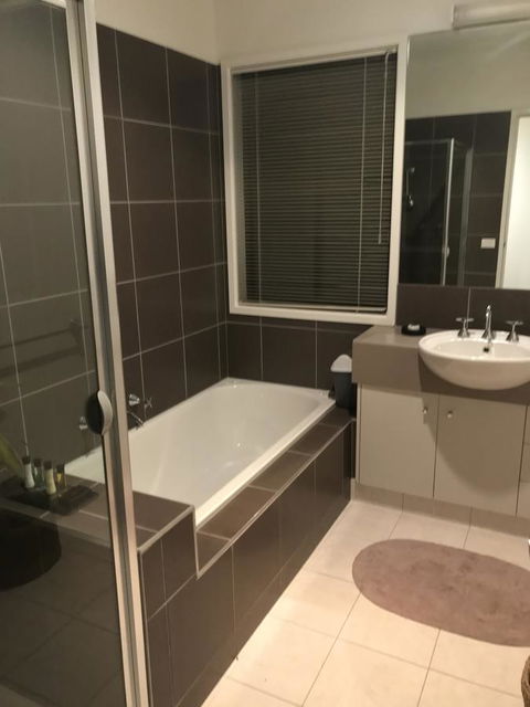 Black Lotus Townhouse - Accommodation Mooloolaba 10