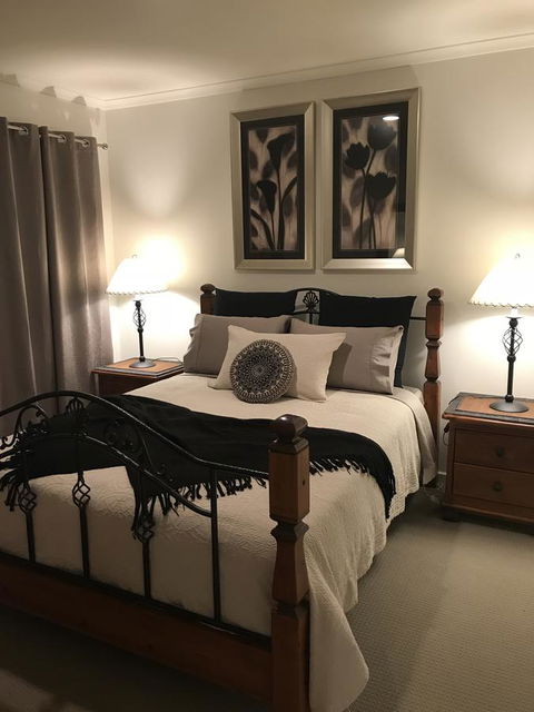 Black Lotus Townhouse - Accommodation Mooloolaba 5