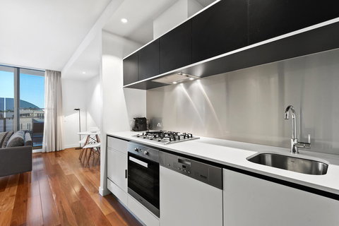 District Apartments Fitzroy - Accommodation Mooloolaba 16