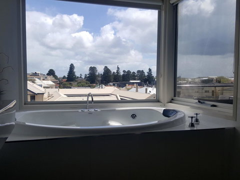 104 On Merri Apartments - Accommodation Mooloolaba 22