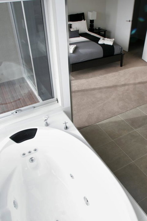 104 On Merri Apartments - Accommodation Mooloolaba 2