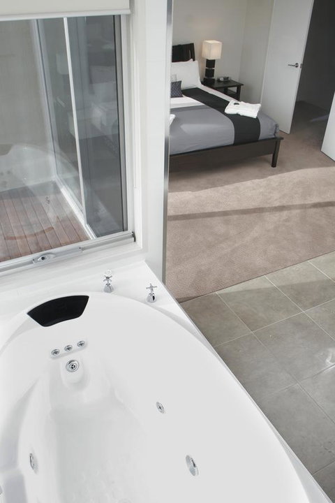 104 On Merri Apartments - Accommodation Mooloolaba 4