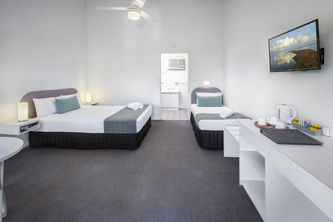 The Beach Motel Hervey Bay - Accommodation Mooloolaba 12