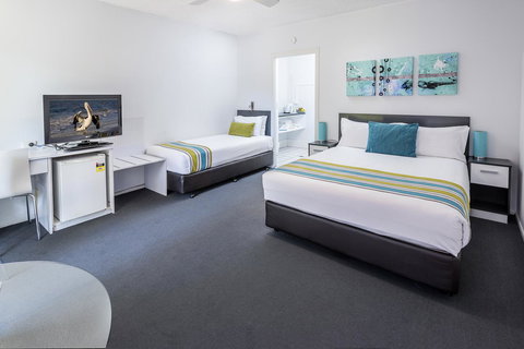 The Beach Motel Hervey Bay - Accommodation Mooloolaba 2