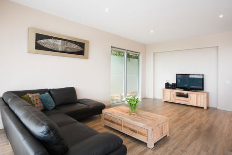 Whitsunday Reflections - Accommodation Mooloolaba 9