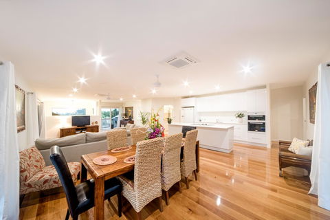 Whitsunday Luxury Homes - Accommodation Mooloolaba 4