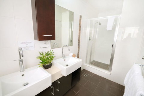 Airlie Apartments - Accommodation Mooloolaba 17