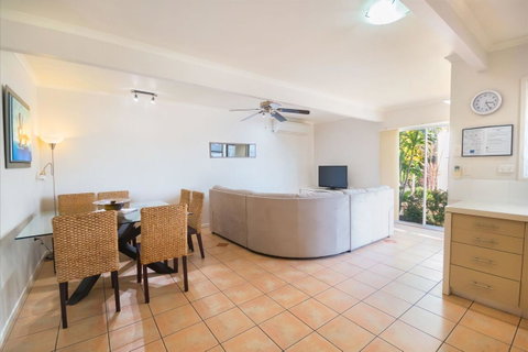 Airlie Apartments - Accommodation Mooloolaba 11