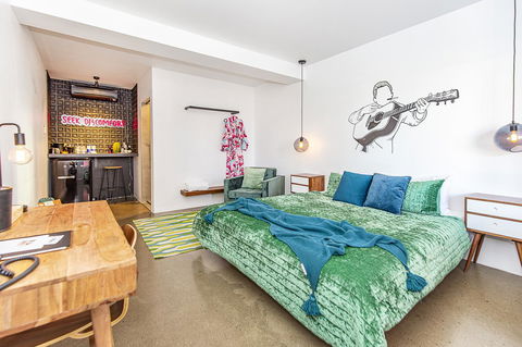 The Pink Hotel Coolangatta - Accommodation Mooloolaba 27