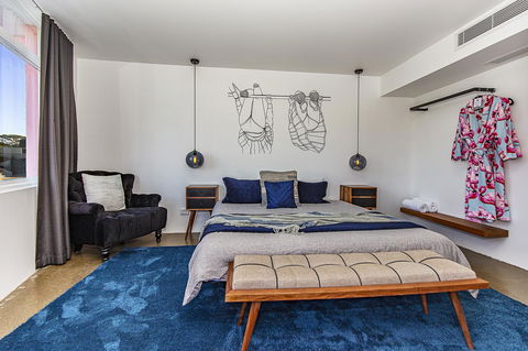 The Pink Hotel Coolangatta - Accommodation Mooloolaba 10