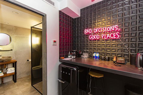The Pink Hotel Coolangatta - Accommodation Mooloolaba 15