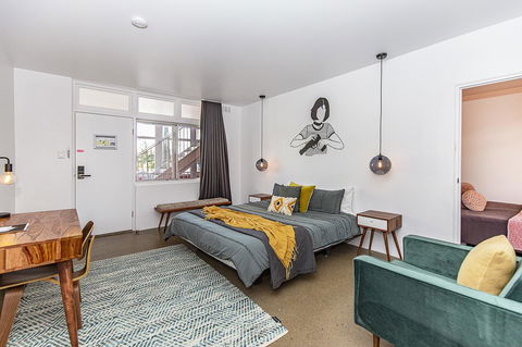 The Pink Hotel Coolangatta - Accommodation Mooloolaba 12