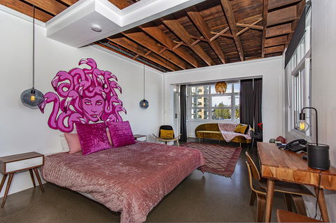 The Pink Hotel Coolangatta - Accommodation Mooloolaba 33