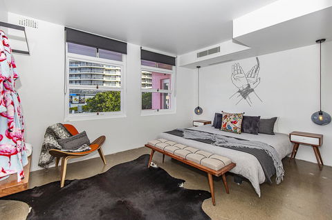 The Pink Hotel Coolangatta - Accommodation Mooloolaba 11