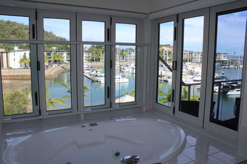 Beachside Apartment 17 - Accommodation Mooloolaba 1