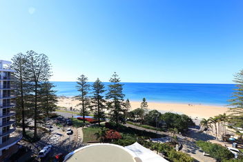 Peninsular Beachfront Resort with Accommodation Mooloolaba