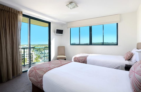 Peninsular Beachfront Resort - Accommodation Mooloolaba 5