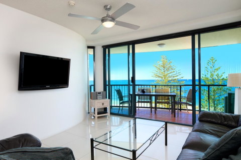 Peninsular Beachfront Resort - Accommodation Mooloolaba 2