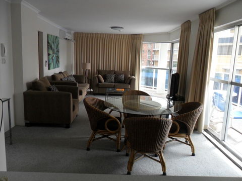 Grosvenor Beachfront Apartments Surfers Paradise - Accommodation Mooloolaba 23
