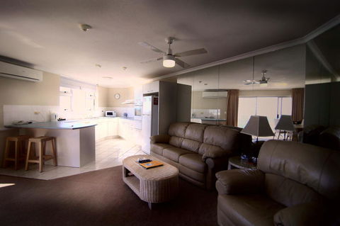 Grosvenor Beachfront Apartments Surfers Paradise - Accommodation Mooloolaba 9