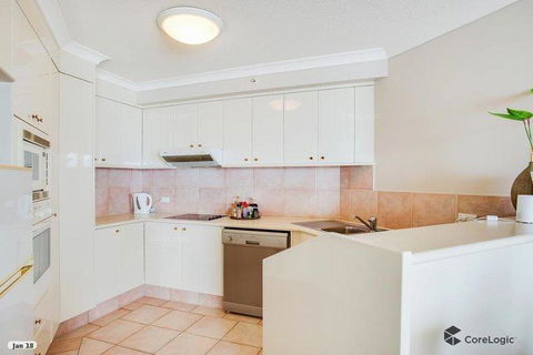 APR Private SUITES MOROC By The Beach - Accommodation Mooloolaba 27