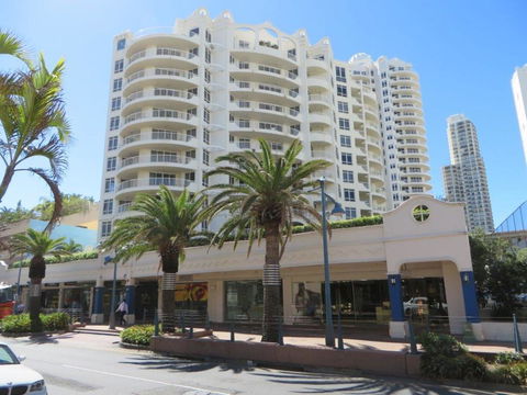APR Private SUITES MOROC By The Beach - Accommodation Mooloolaba 9