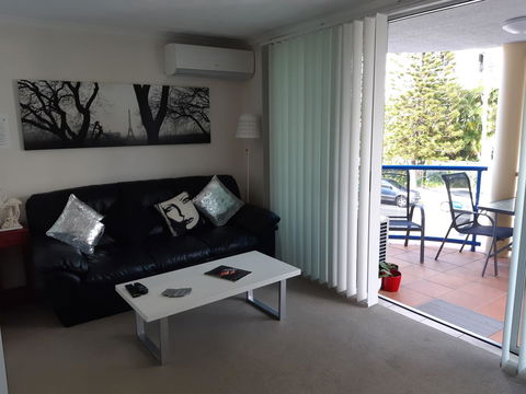 Surfers Beach Resort One - Accommodation Mooloolaba 2